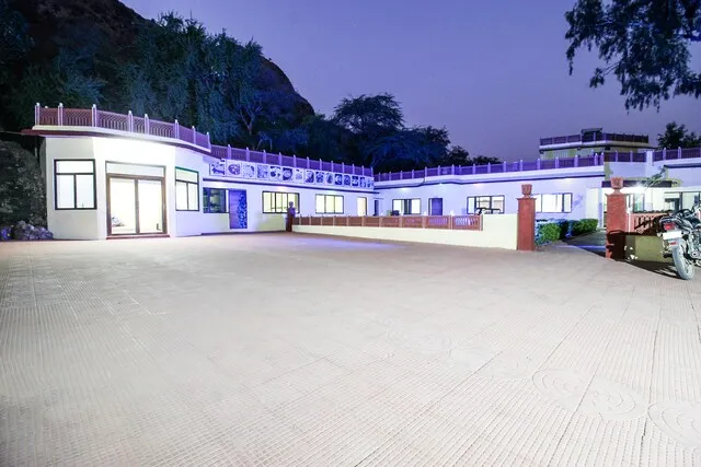 Oyo Sariska Inn Resort