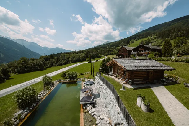 BergBaur - Das Crazy Farming Hotel am Großvenediger
