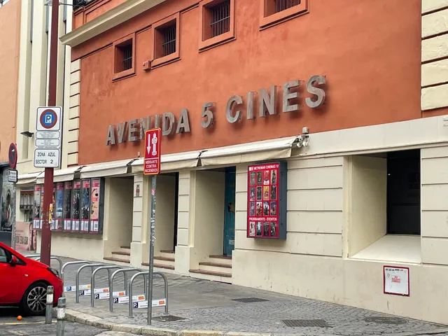 Avenida 5 Cines - Cines VOS - UCC