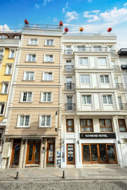 Raymond Hotel Old City