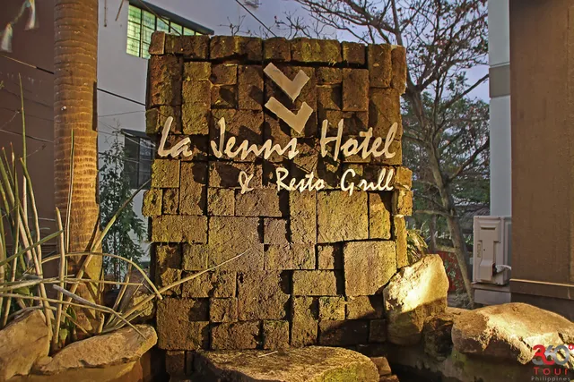 La Jenns Hotel & Resto Grill