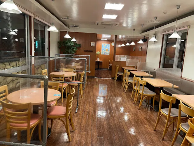 Mos Burger Izumichuo Station