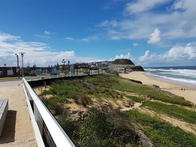 Bar Beach Bowling & Sporting Club‎