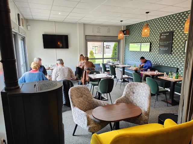 Le P'tee Brunch Bar Restaurant