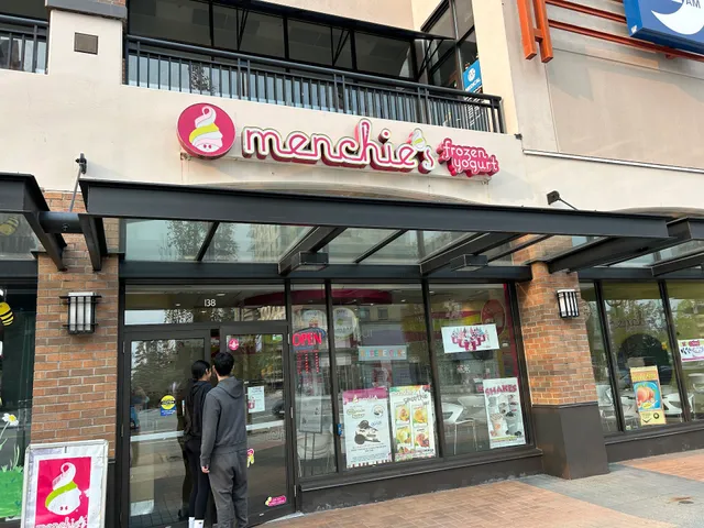 Menchies Frozen Yogurt