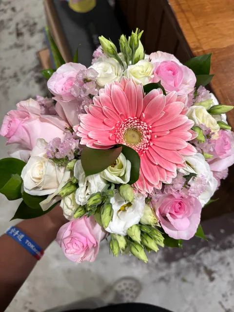 Maguni Floral Boutique and Gift Shop