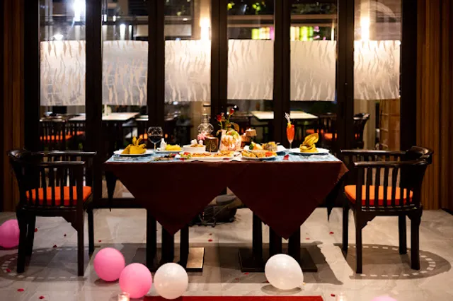 Apirom Wine &amp; Restaurant ร้านอาหารอภิรมย์