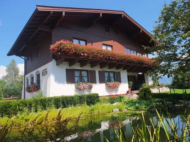 Ferienhaus Mandl bei Zell am See Pool Garten Sauna