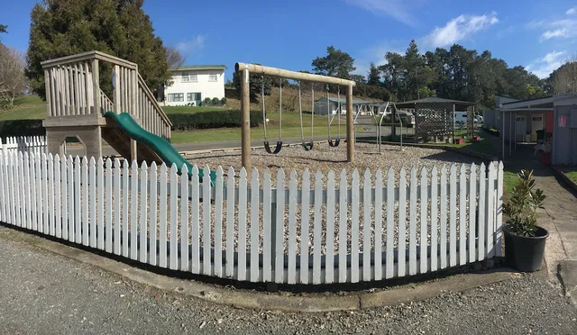 Opal Hot Springs & Holiday Park