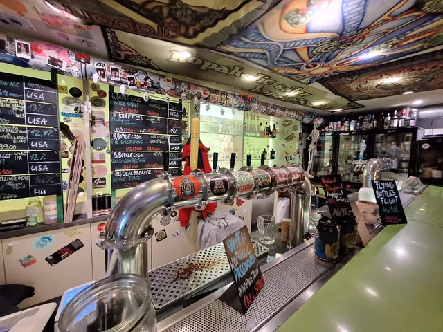 HOPAHOLIC Craft Beer Bar & Food Budapest