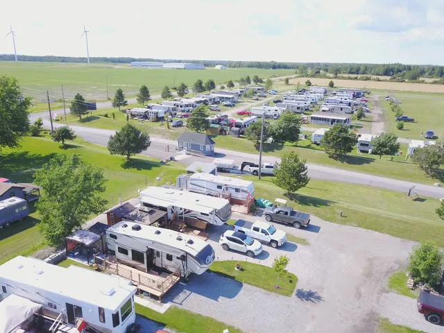 Camping Lake Erie Ontario