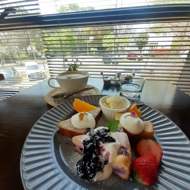 森の中の小さなCafe Berry