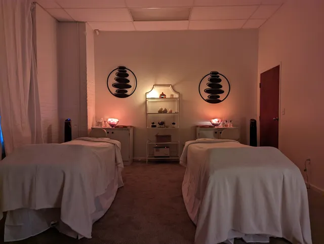 Zen'd Out Couples Massage Spa - Denver