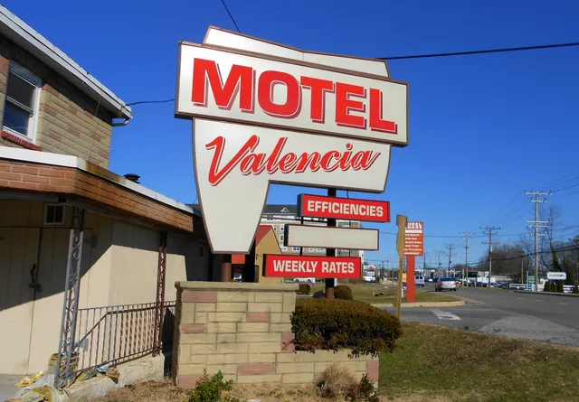 Valencia Motel & Efficiencies