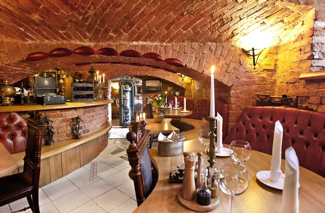 Stora antis Gastrobar-Museum Tiltų g. 6 and apartments Tiltų g. 1