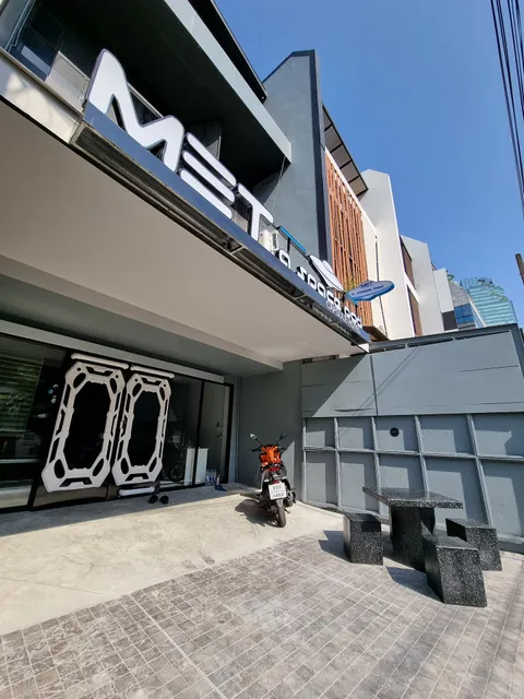 Met A Space Pod @Phrom Phong