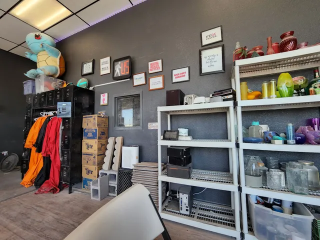 Simply Smashing "a Rage Release Room"