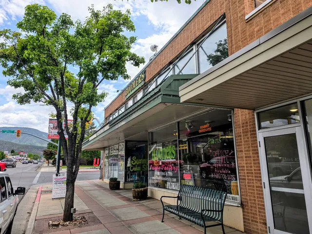 Boomer's Bloomers & The Candy Factory