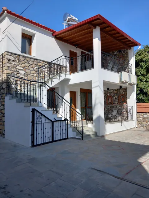 Patriko-House, traditional stone house, Agios Nikolaos Sithonia Halkidiki, 2 apartments