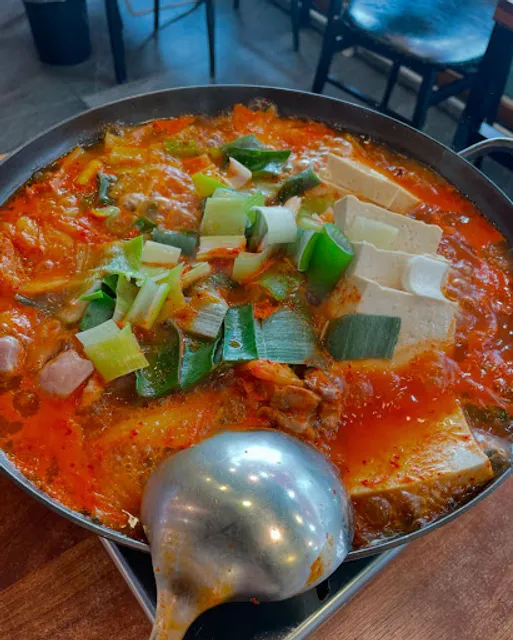 김삼보 제주생고기 & 김치찌개