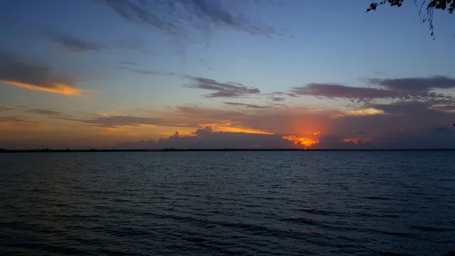 Lakeside Candles And Crafts