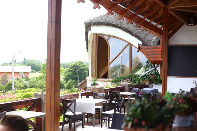 Tekergő Étterem és Motel