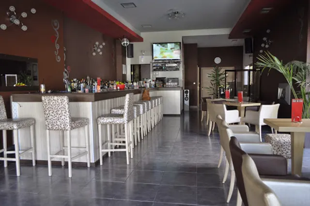 Em & Em cafe - snack bar