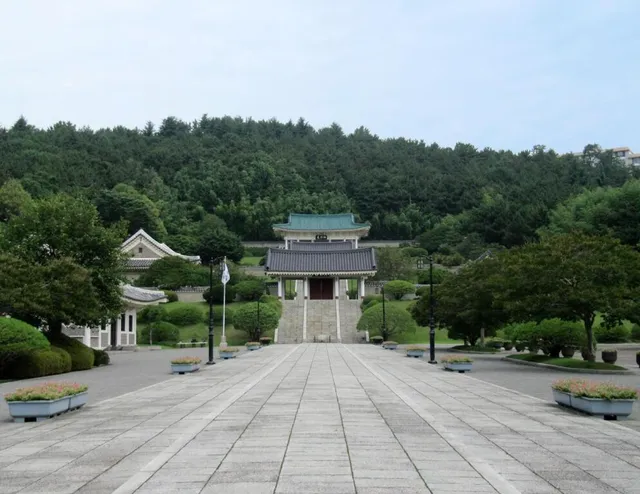 Brown-Dot Hotel Suyeong