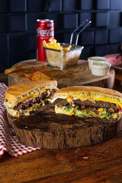 Max Heróis Burger | Hamburgueria | Cachoeira do Bom Jesus - Florianópolis