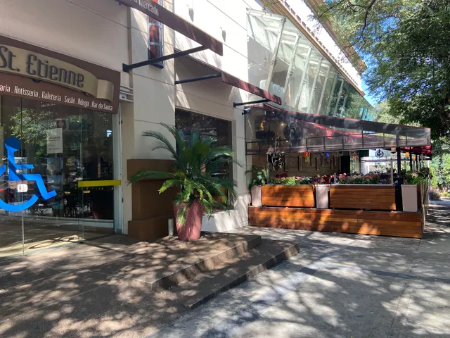 St. Etienne Plaza