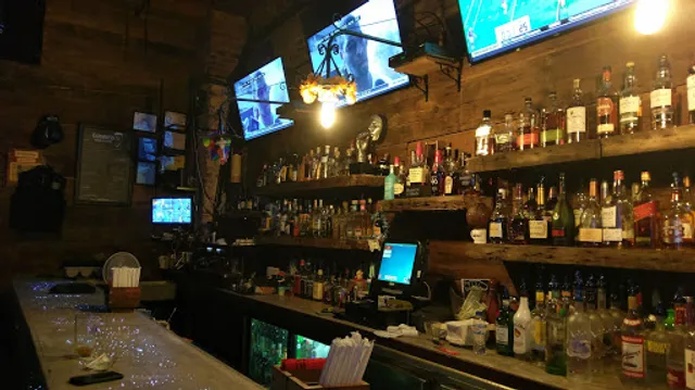 Pour Abbey's Bar & Grill