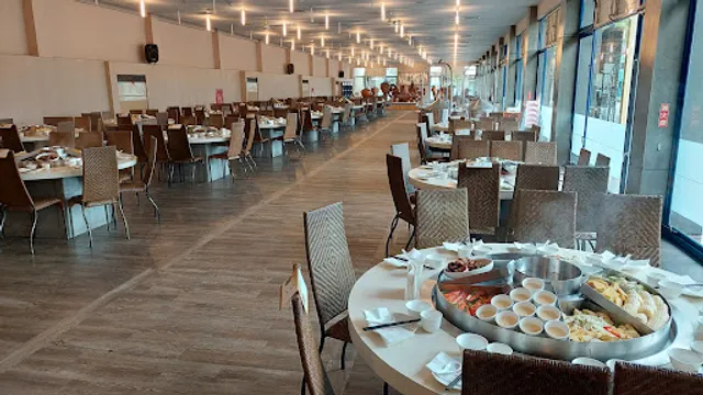 Puli Four Seasons Steaming Feast