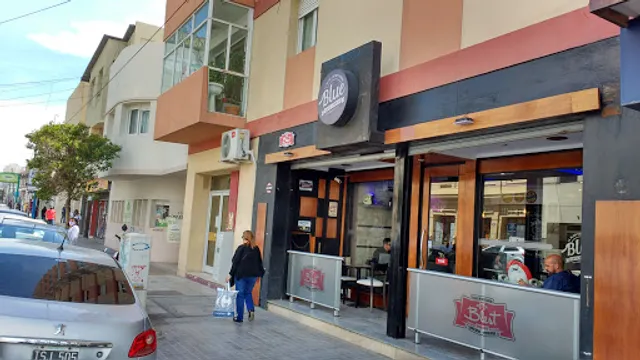 Blue Bar • Café & Restó