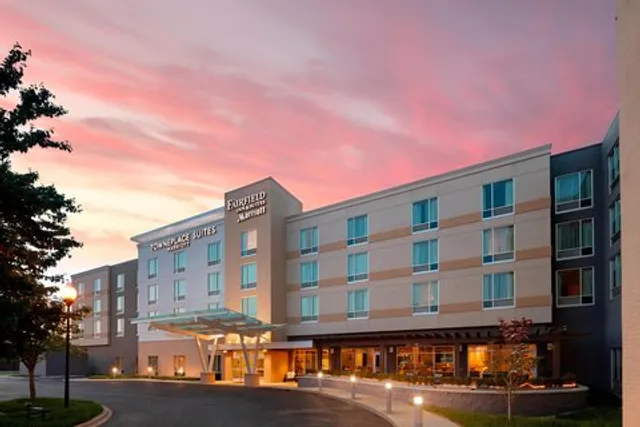 Fairfield by Marriott Inn & Suites Louisville Northeast