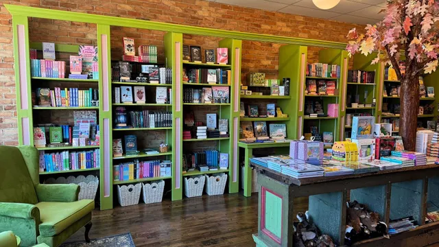 Novel: A Book and Sandwich Shop