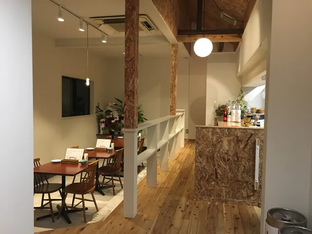 炭と葡萄 .acca.（あっか）