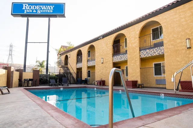 Rodeway Inn & Suites Colton-Riverside