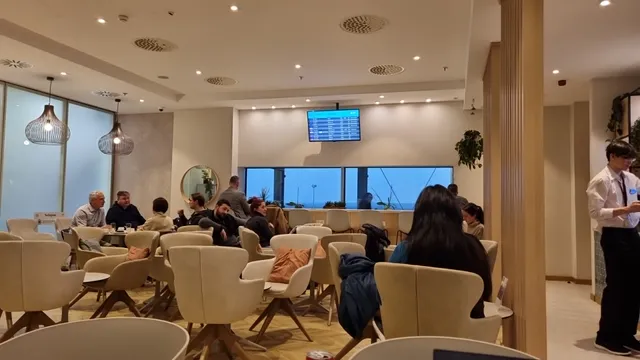 Plaza Premium Lounge (Departures, Terminal 2) Budapest Ferenc Liszt International Airport (BUD)