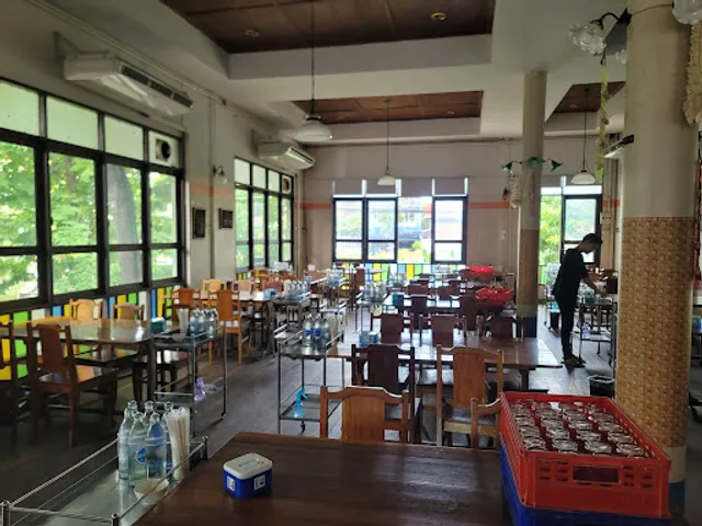 Kai Yang Klang Krung