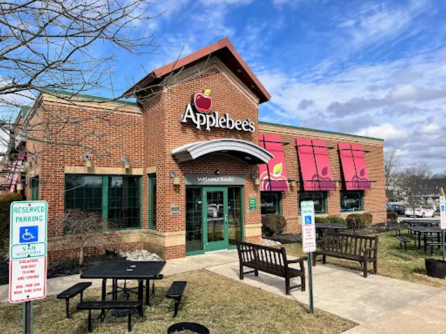 Applebee's Grill + Bar