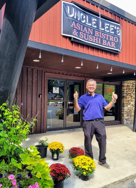 Uncle Lee’s Asian Bistro & Sushi Bar