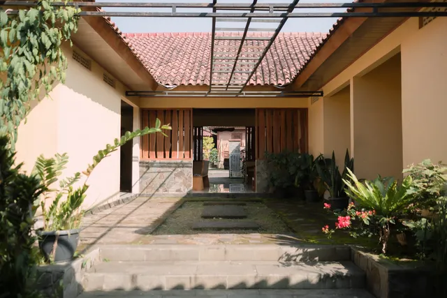 Urbanview Syariah Pendopo Tumaritis Cianjur