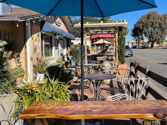 Noi's 2nd Street Café