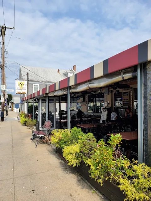 Steve Filippou's Twisted Pizza Order Online