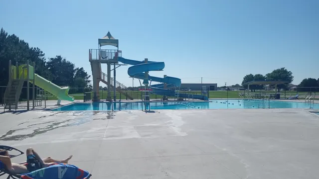 Gibbon Swimming Pool