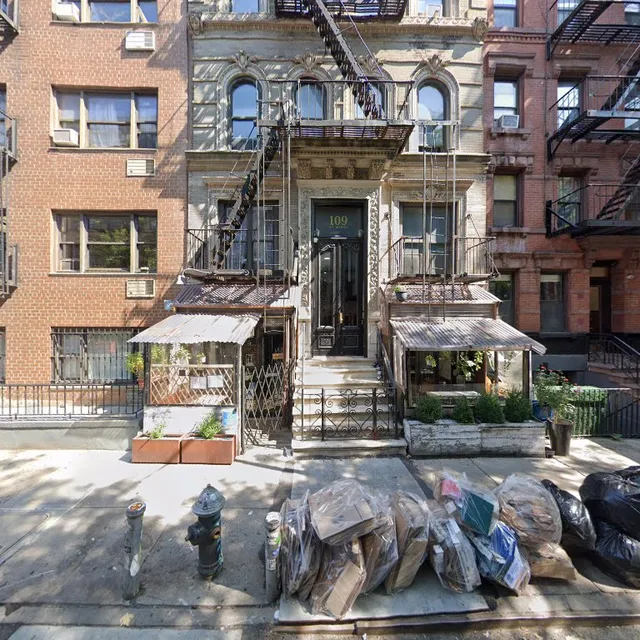 109 St Marks Pl