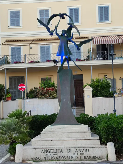 Monumento ad Angelita di Anzio