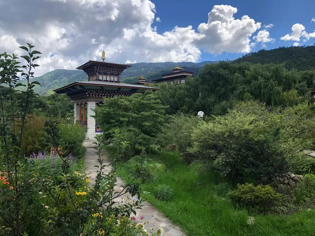 Ludrong Memorial Garden