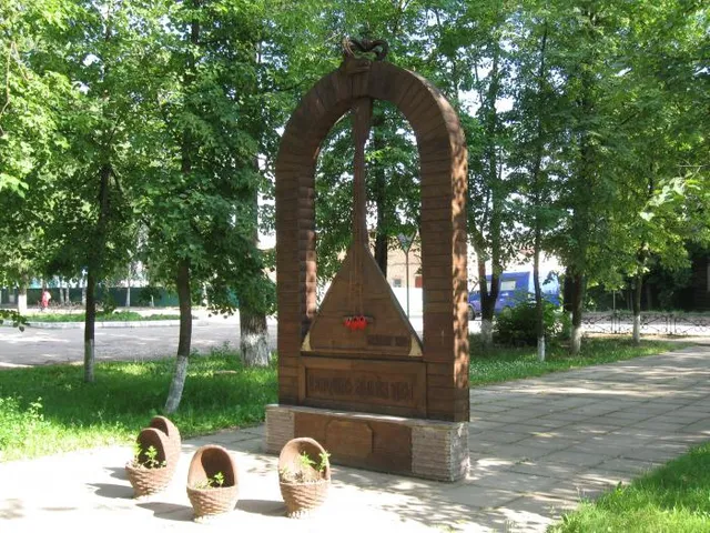 monument balalaika