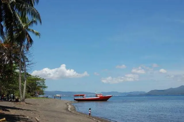 Pantai Tanjung Merah